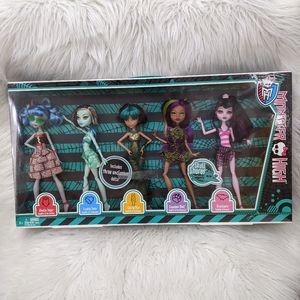 Monster High TARGET EXC. 5-Doll Set SKULL SHORES